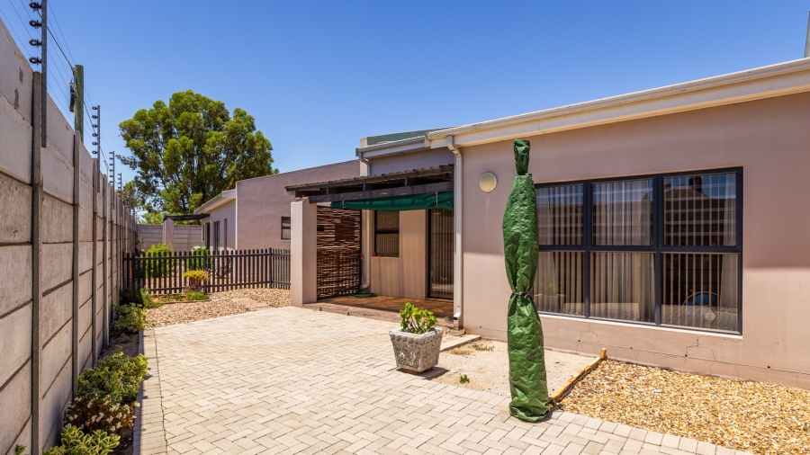 2 Bedroom Property for Sale in Velddrif Western Cape